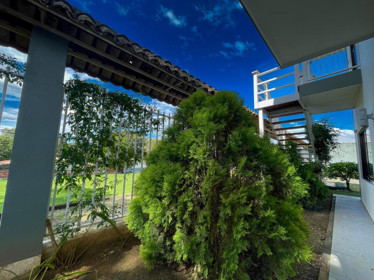 Zeus Guesthouse -Free Sjo Airport Shuttle La Garita (Alajuela) Exterior photo